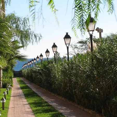 Apartment Punta Prima Modern, 100 M Sea, 2 Swimming-pools, Aircondition, Free Wi-fi